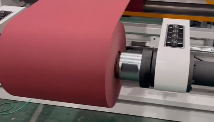 全（quán）自動薄（báo）膜/無紡布高（gāo）速分切機